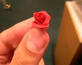 超轻粘土制作的手工玫瑰花情人节礼物教程