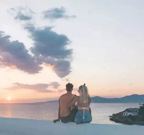 从清洁工到一张照片卖9000美金的旅行达人,他们经历了什么