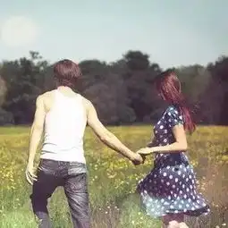 老婆不小心打翻醋瓶子掉进垃圾桶,第二天奇迹发生了...