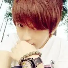 我有一个男的的头像,谁能帮我找个女的的头像跟这个做情侣头像的