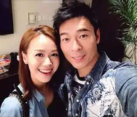 港男力挺黄心颖一个追求爱情女孩,许志安透露婚姻出问题离婚
