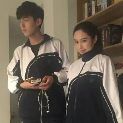 适合00后学生用的情侣头像,qq个性校服情侣头像一男一女