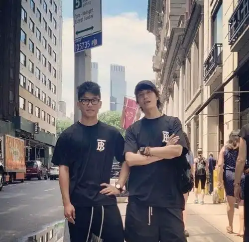 陈坤晒与18岁儿子合照曝光被夸两人像兄弟不老男神