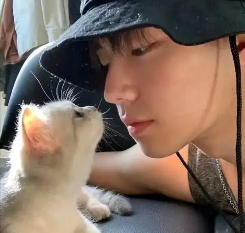 小众男头一见你喜笑颜