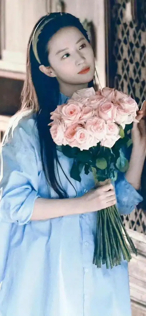 刘亦菲捧花头像为什么突然火了神仙姐姐秒变锦鲤