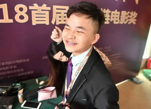 奥运会上和姚明举旗的小男孩,现在过得怎样了看完让人倍感心酸