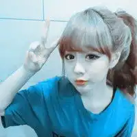 剪刀手女生头像女生都爱做v型手式