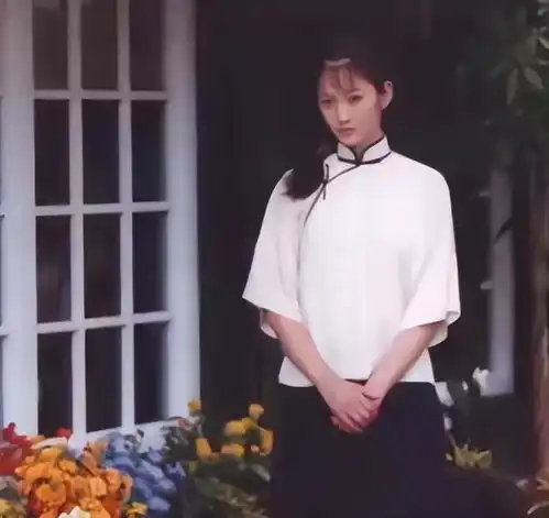 李小冉被富商折磨4年,2次流产,最后男闺蜜出5亿成接盘侠