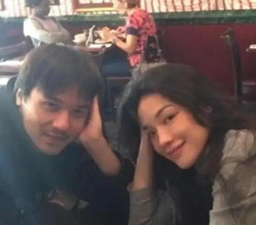 她曾与王力宏同居6年,后被彭于晏苦追7年,最后却嫁给了男闺蜜