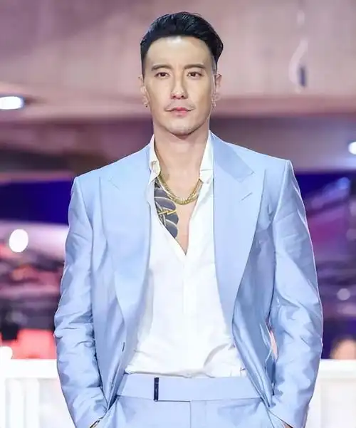 melody交新男友甜蜜约会,男方帅气事业有成,和王阳明是远亲