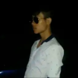 本人不会穿衣打扮,大冬天的,想陪一身看似苗条显身材,又暖和的服装从头到尾,颜色搭配专业人士帮帮