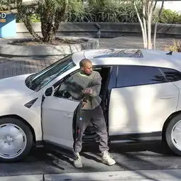 潮流侃爷晒新兰博基尼,网友diss我见过最丑的改造