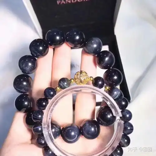 有没有什么适合送给男朋友的手链或者情侣手链推荐大一的学生很穷所以平价一点的更好