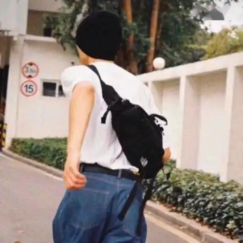 头像背景丨生而热忱终也欢洽