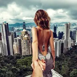 牵着女友环游世界这对火遍全球的网红cp来上海了照片又美出了新高度