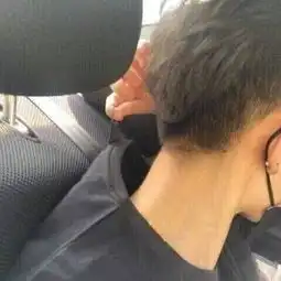 超级帅带点颓废的男生yy头像女人如蘑菇越美越心毒