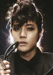 张根硕尼坤金贤重韩国花美男的眼线妆