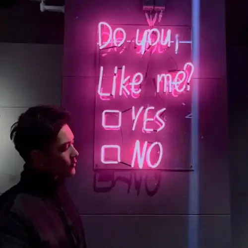 月亮是夜晚第二美好第一是你