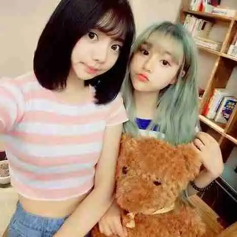 微信女生真人头像短发