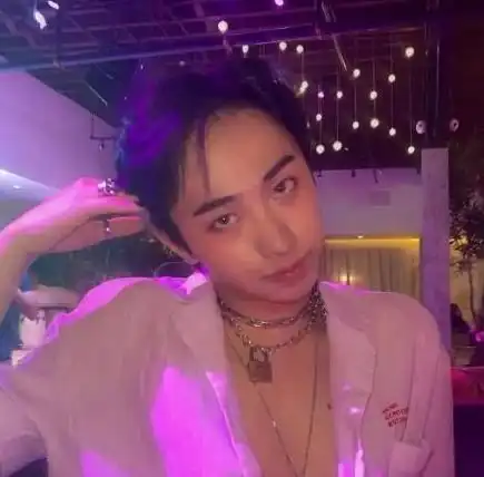伊能静儿子恋情曝光晒亲密合影为男友庆生,配文暧昧引猜测
