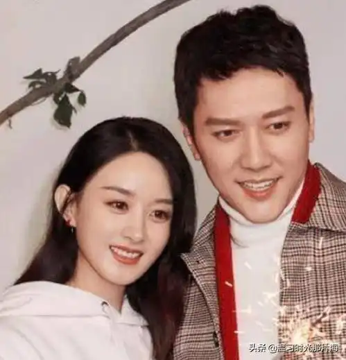 赵丽颖冯绍峰婚后首次合体代言,两人穿情侣装相拥温馨甜蜜