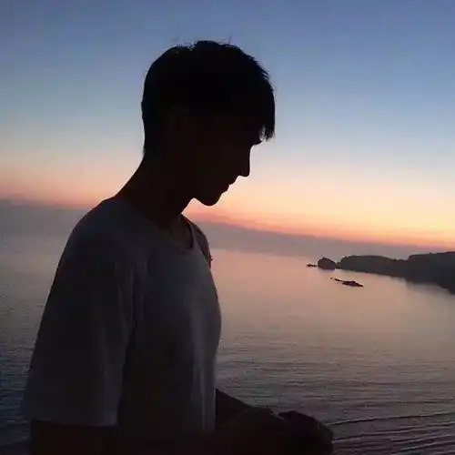 情侣头像爱你的人东南西北都顺路