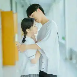 非主流情侣头像幸福甜蜜2018精选我积攒满海岸的花为你守候