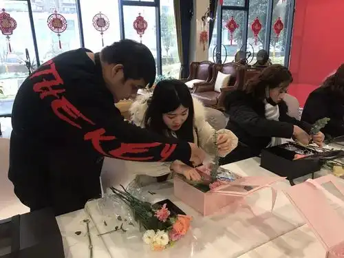 上上国风情人节这样致爱人,谢谢ta一直爱着我