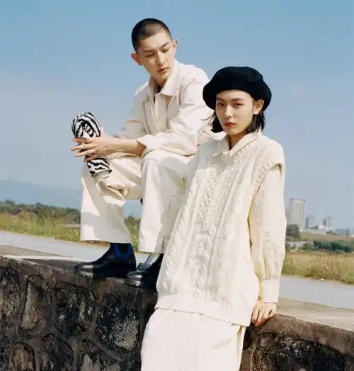 系列头像你也是从小到大被父母捧在手心长大的,怎么在爱情里却要一直忍让迁就凭什么