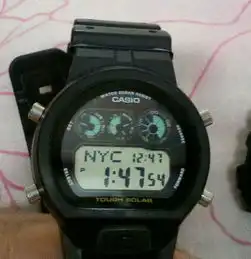 卡西欧gshock69001d的问题玻璃表盘周边跟橡胶外壳之间有缝隙不是密实的是不是个例