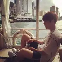 孤独落寞的男生头像也许我们生来孤独