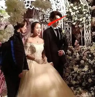 网红夫妻离婚,女强男弱,女方和周扬青是朋友,刚为王思聪庆生