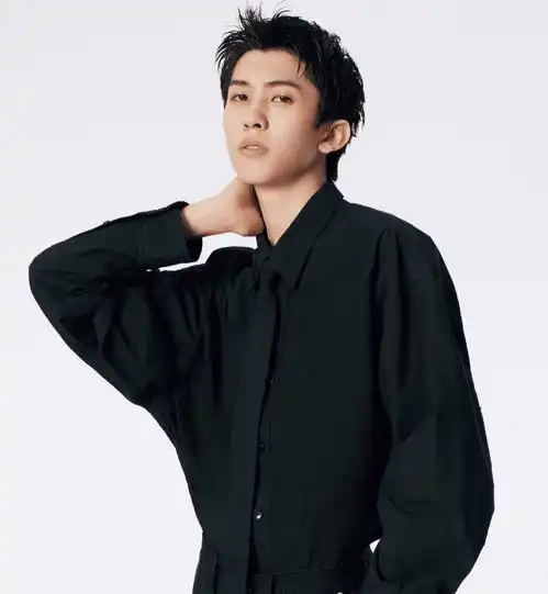 into1男团黑白写真照曝光,11位成员气质非凡,赞多男性荷尔蒙爆棚