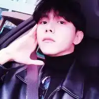 好看高清的男生头像穿军装的,看书的,开车的图片