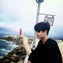 男生头像其实有人偷偷地在爱你比如我