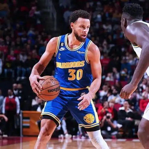 库里,还没进化完呢