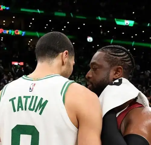 晚报库里想过和kd再合作湖人将退役詹皇球衣勇士赞卢尼