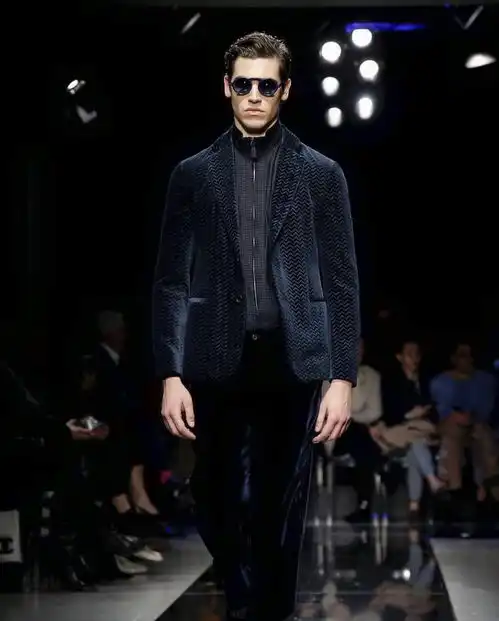 20岁成为男模中的炸子鸡也是位性感的大男孩marcobellotti