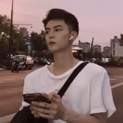 干净男生头像丨他会找到他的月光你也会找到自己的月亮.