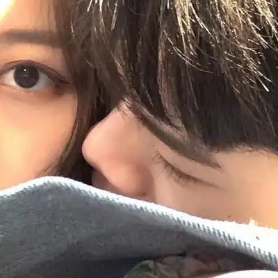 甜丧低糖情侣头像我觉得我挺好的,你要不要试着喜欢我