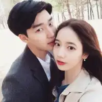 qq甜蜜情侣头像轻轻只想轻吻你的侧脸