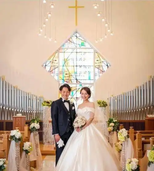 爱情事业双丰收又一羽球世界冠军大婚,娇妻是一位主播肤白貌美