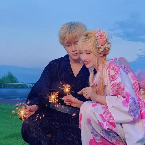 潮图情侣头像