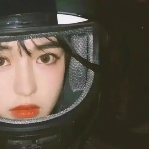 姐妹头像愿我们在彼此都看不到的岁月里都熠熠生辉