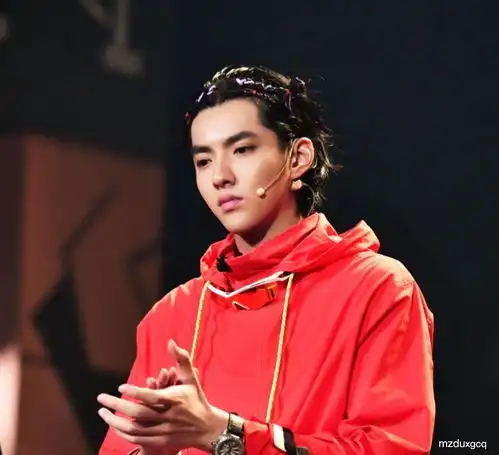 男明星长发造型,胡歌陈坤儒雅,朱正廷仙,被王一博惊艳了