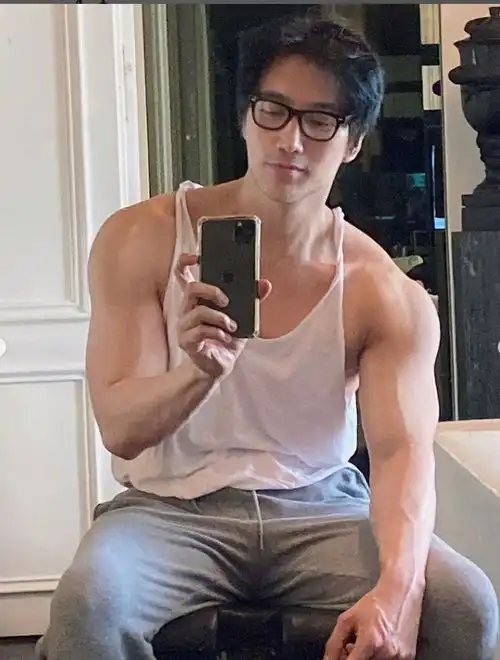 那个57岁超帅冻龄肌肉大叔,如今怎样了