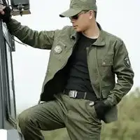 绿衣服男生头像