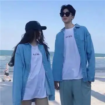 情侣秀恩爱头像一对两张月亮不抱你我抱你