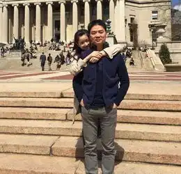 刘强东未与奶茶妹分手不满其高调图