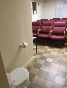 这洗手间是不敢上了